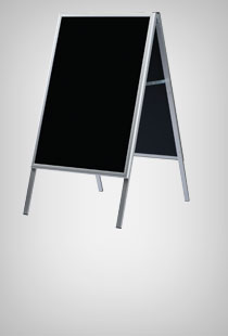 A-Board mit schwarzer Tafel